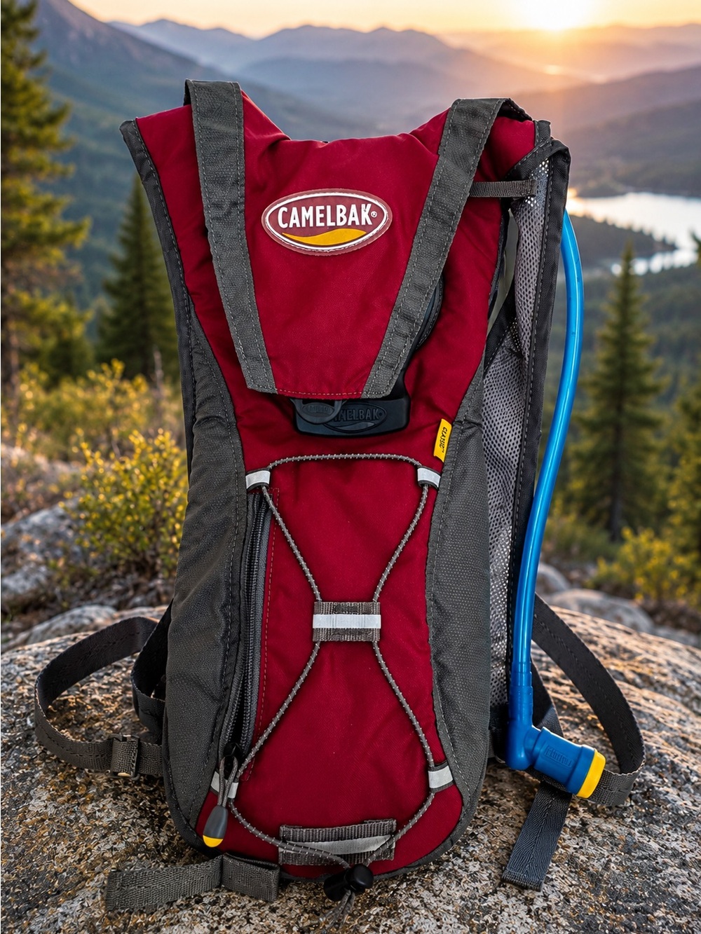 CamelBak Classic Hydration Pack Backpack Hiking Trail MTB Cycling Red Gray EUC